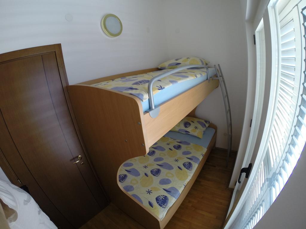 Apartments Romana 斯拉汀 客房 照片