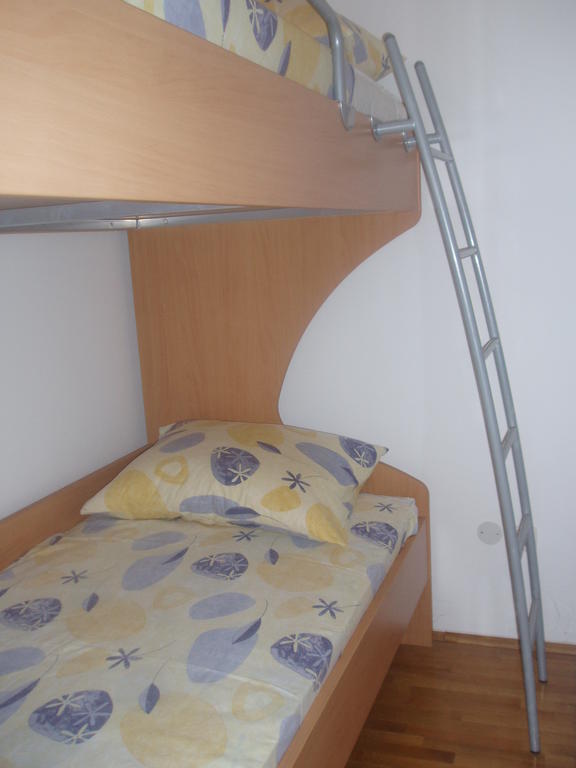 Apartments Romana 斯拉汀 客房 照片