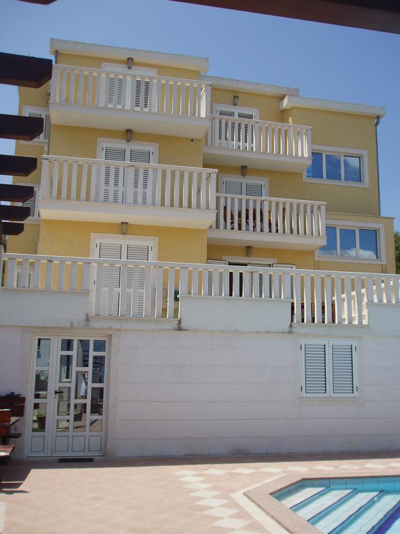 Apartments Romana 斯拉汀 外观 照片