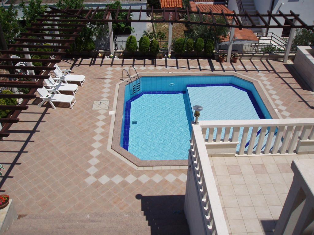 Apartments Romana 斯拉汀 客房 照片