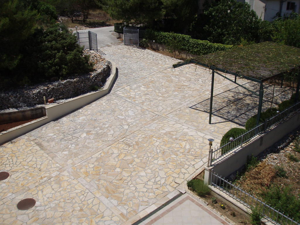 Apartments Romana 斯拉汀 外观 照片