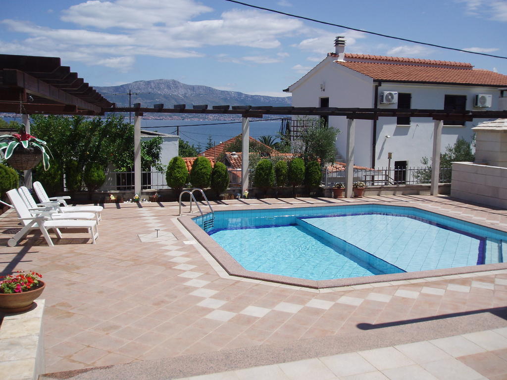 Apartments Romana 斯拉汀 外观 照片