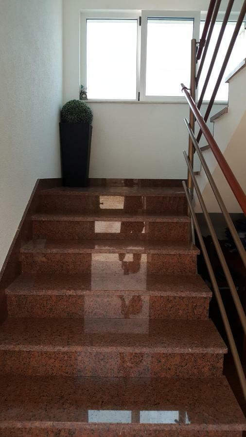 Apartments Romana 斯拉汀 外观 照片